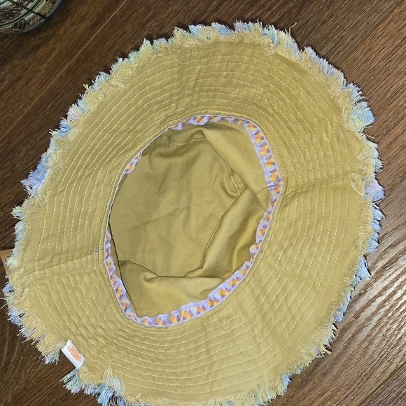 NWT LITTLE BROWNIE BAKERS CLIMB WITH COURAGE bucket hat.  #6242 - Picture 4 of 6